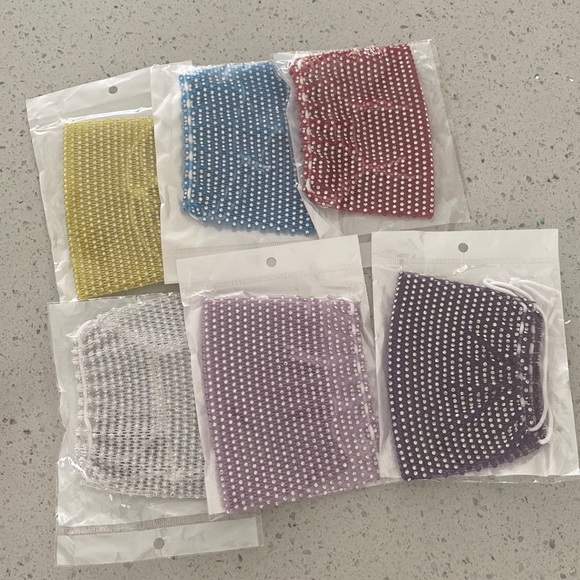 2/10 ❤️ 6 Glitter Rhinestone Masks - Picture 3 of 3